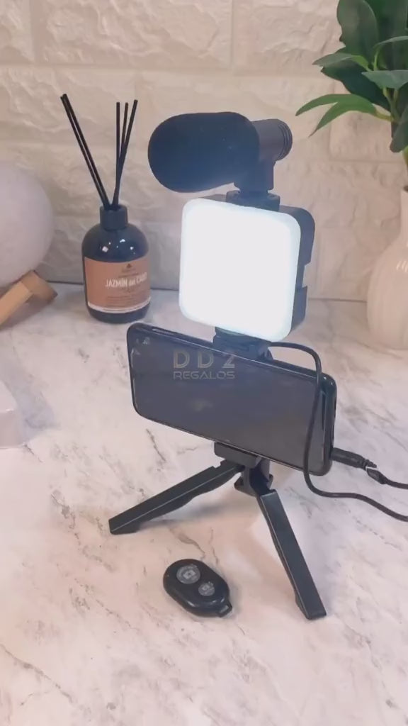 Soporte 3 en 1: Celular + Luz LED + Micrófono 🎤💡 — ¡Todo para tus grabaciones!